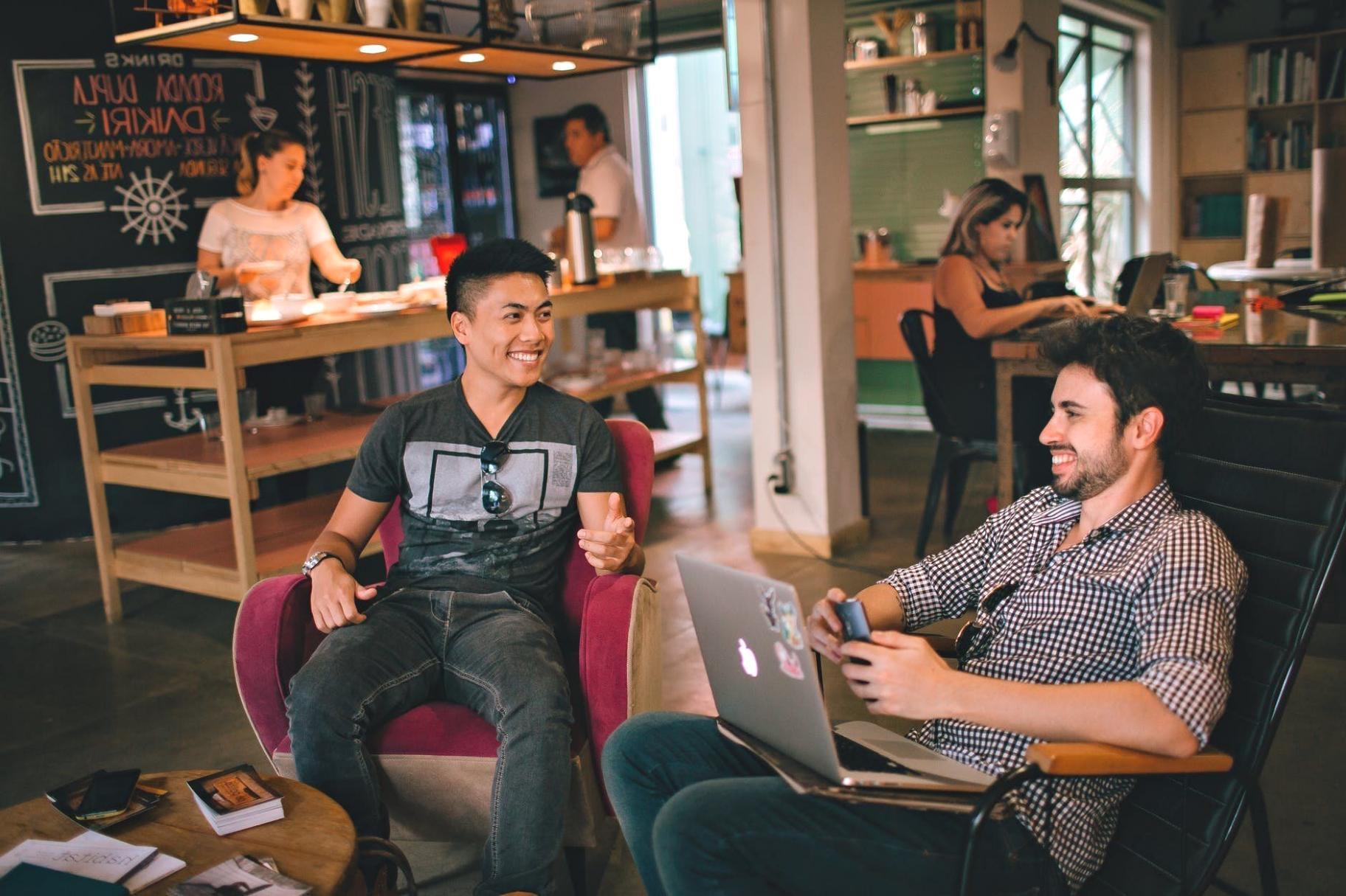 SEO Audit Analyse – Bildschirm mit Website-Daten